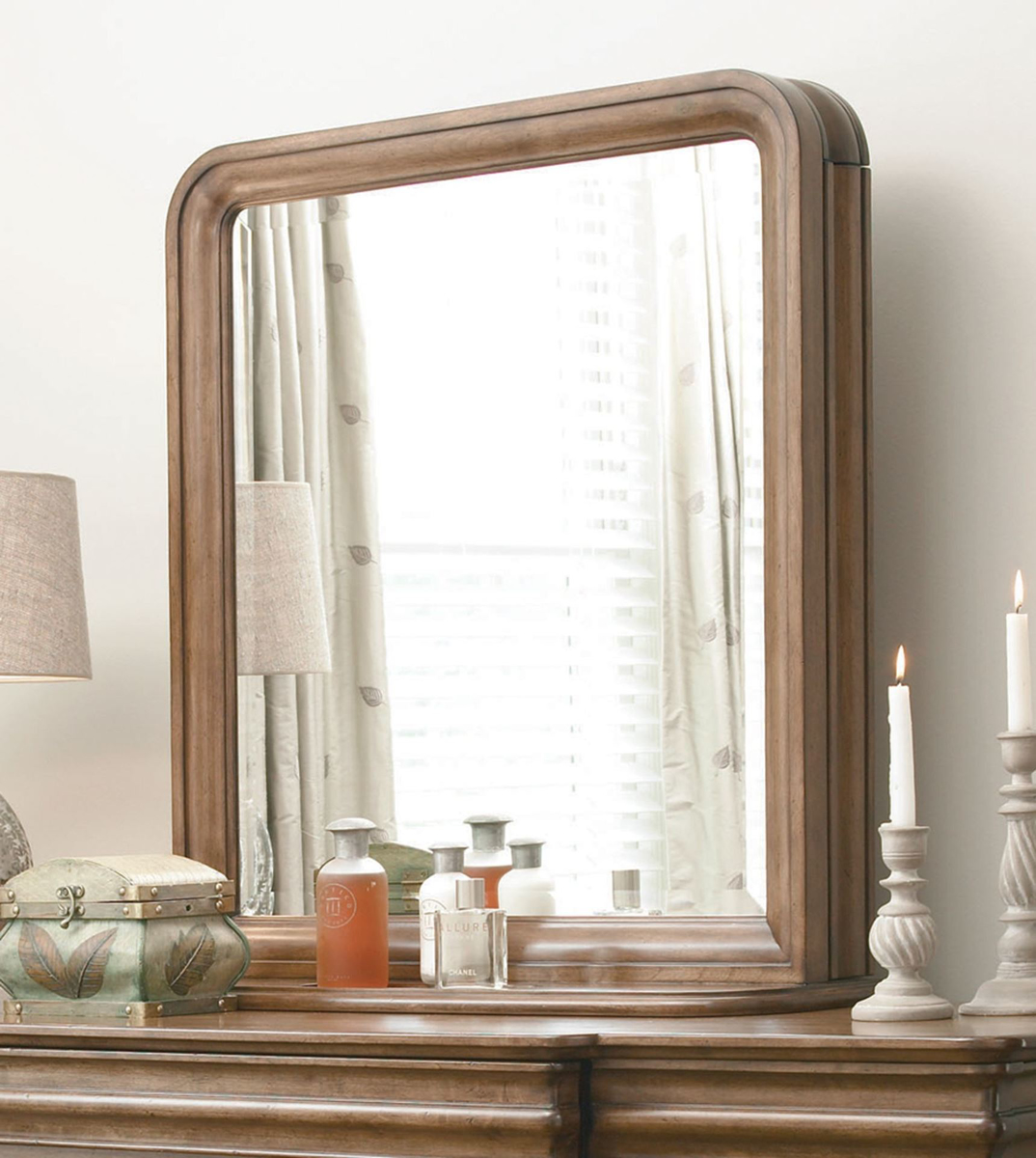 Picture of New Lou Vertical Storage Mirror