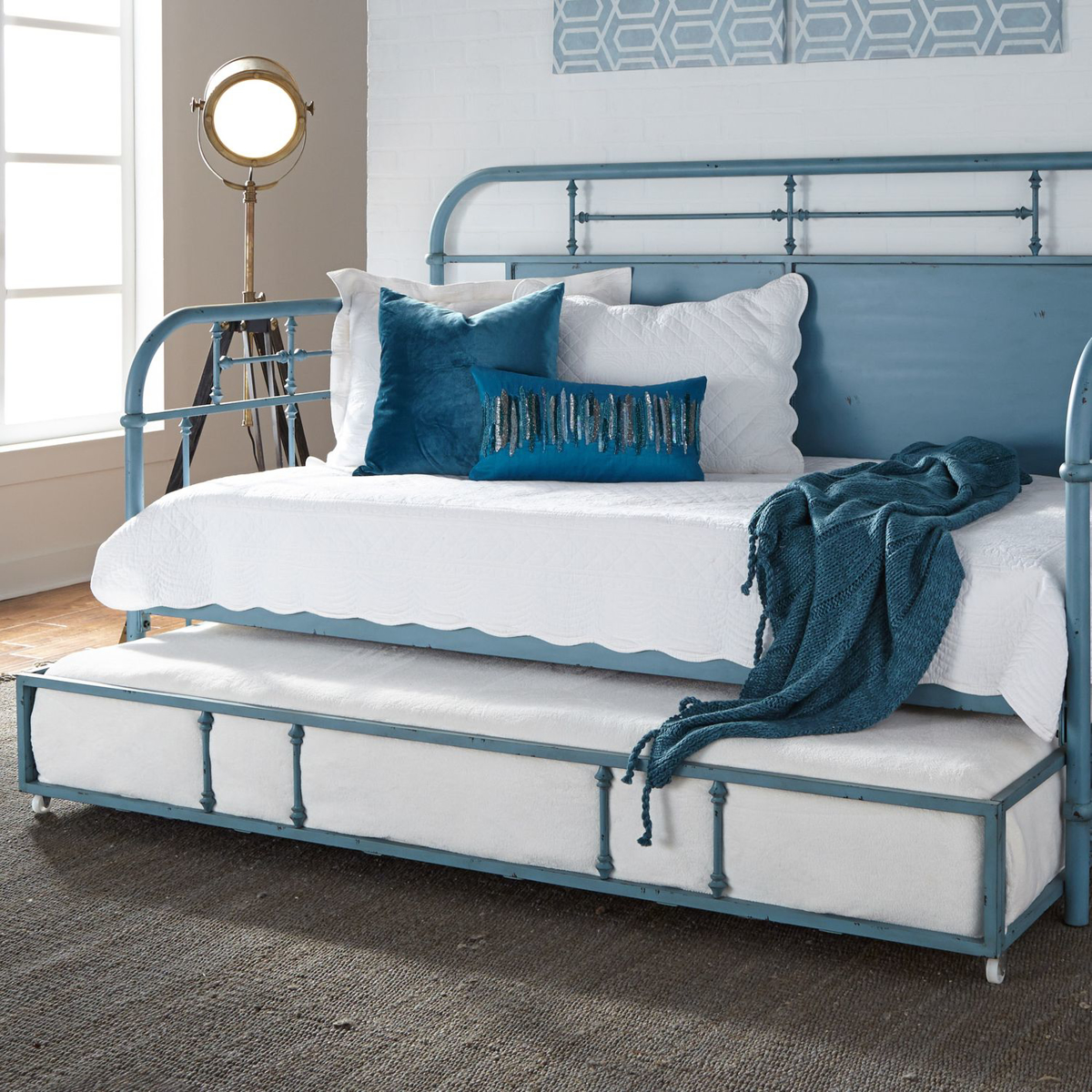 Picture of FAIRHOPE BLUE DAY BED W/TRUNDLE