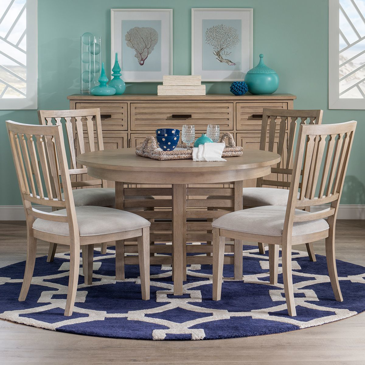 Picture of EDGEWATER ROUND DINING SET