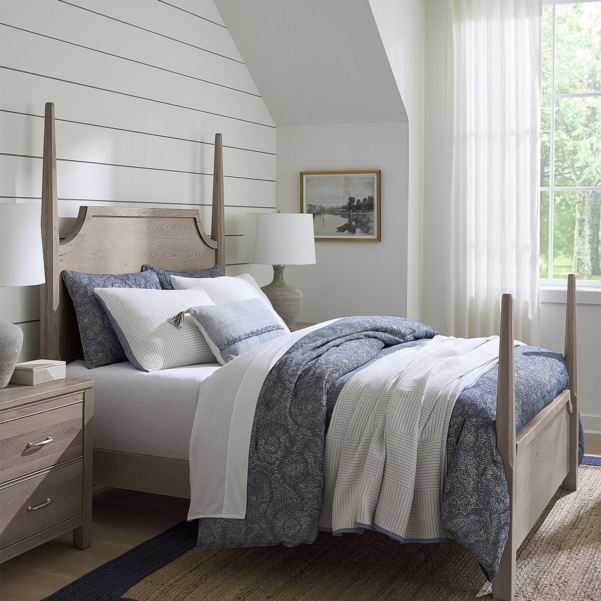 Picture of T&T QUEEN PENCIL BED GRY OAK