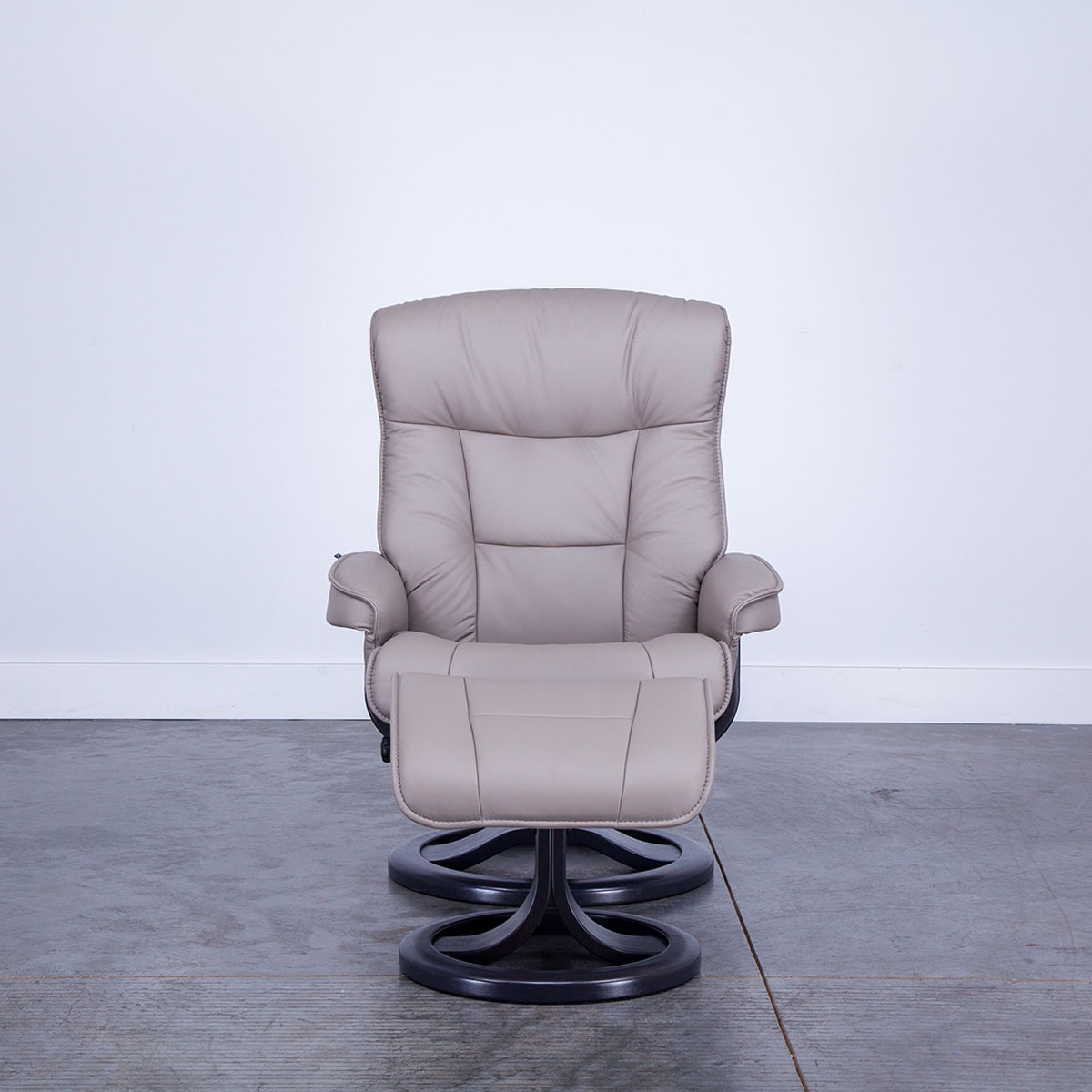 Picture of BERGEN (R QS) LARGE RECLINER AND OTTOMAN IN FOG