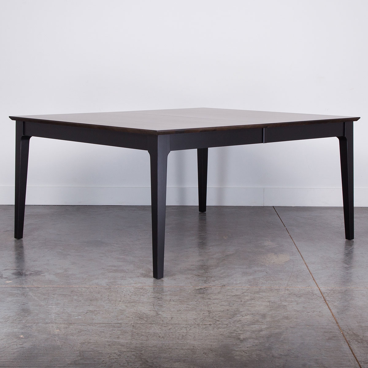 Picture of MAPLE GATHERING TABLE W/20" LEAF