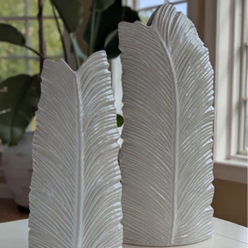 Picture of TROP WHT CER LEAF VASE LARGE